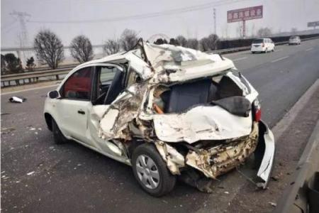 探究车祸背后的真相：人为因素与道路安全的深度剖析