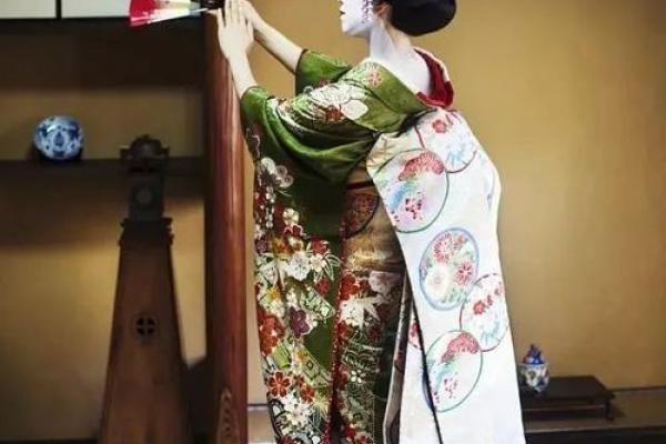 揭开前世的神秘面纱：如何通过命格占卜你的前生经历