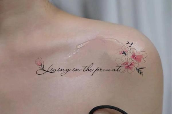 女生纹身改命的最佳花纹，绽放人生自信与美丽