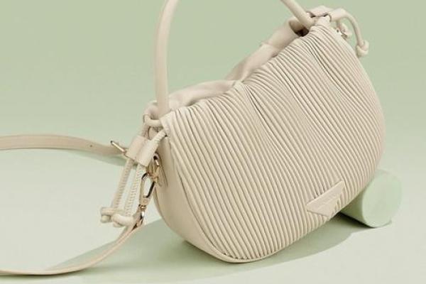 木命之人适合的包包类型，让你的生活更加精彩！