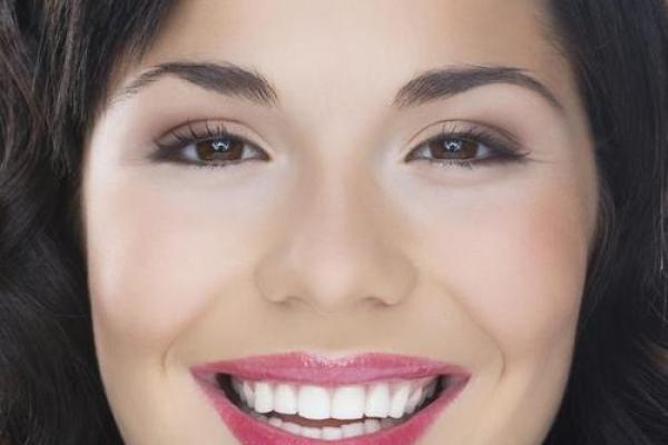 男人牙齿不整齐，命运的隐秘密码与自信的时代挑战！