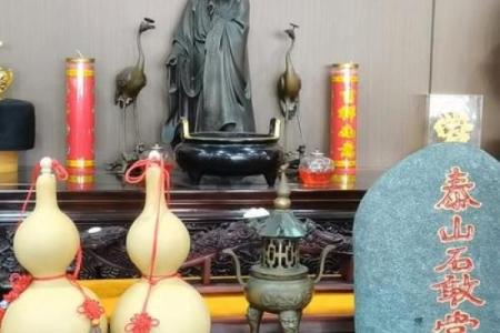 水命人车上摆放的吉祥物与风水秘籍