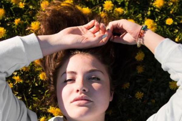 84年出生女孩命运探秘：她们的挑战与机遇