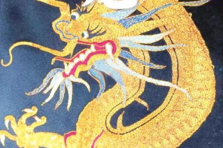 丙辰1976年命运解析：属于火的热情与龙的力量的结合