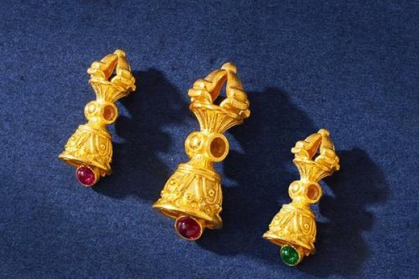 提升金命运势的配饰选择，助你尽显优雅魅力！