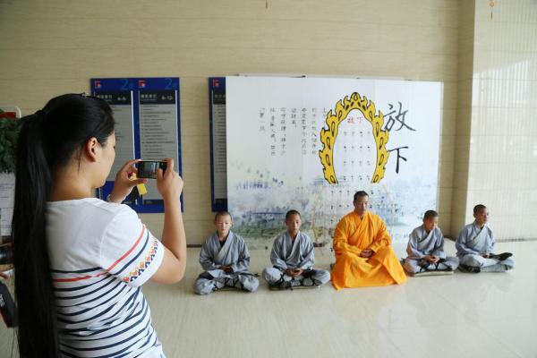 去寺庙算命的意义与体验，探索心灵的寄托与人生的转机