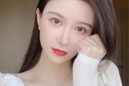 男性樱桃嘴的命运解析：魅力与挑战并存的唇形特征