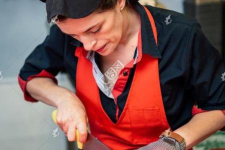 农村屠夫命不长的背后：隐秘的职业与生活困境探析