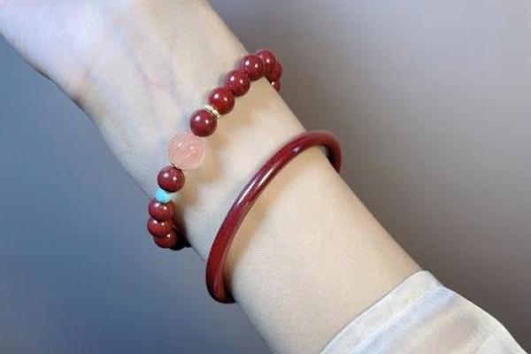 沙土命的人适合佩戴哪些颜色，提升运势的秘密