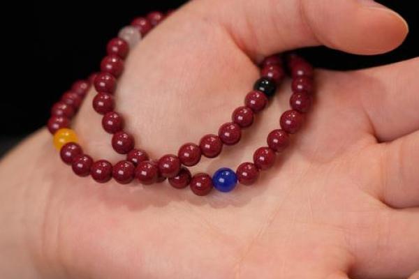 沙土命的人适合佩戴哪些颜色，提升运势的秘密