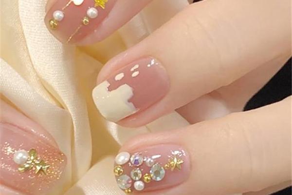 选择适合你的命理颜色,打造完美美甲风格! 选择适合你的命理颜色,打造完美美甲风格!