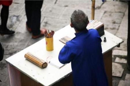 女生算卦：选择最佳命运的智慧之旅