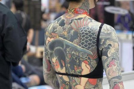 杨柳木命的纹身选择：绽放个性的艺术之旅