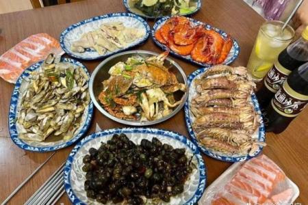 命之母的奇特餐桌：一场关于恶心与美味的探险