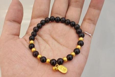 金命女人如何选择饰品促进运势提升？