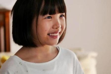 女童浓眉大眼，魅力背后的命运之谜