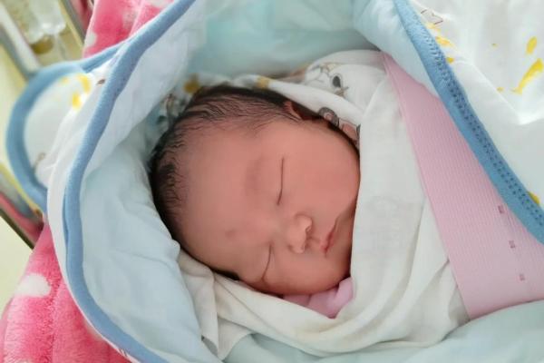 2024年生宝宝的命理解析：给你的小天使最好的未来！