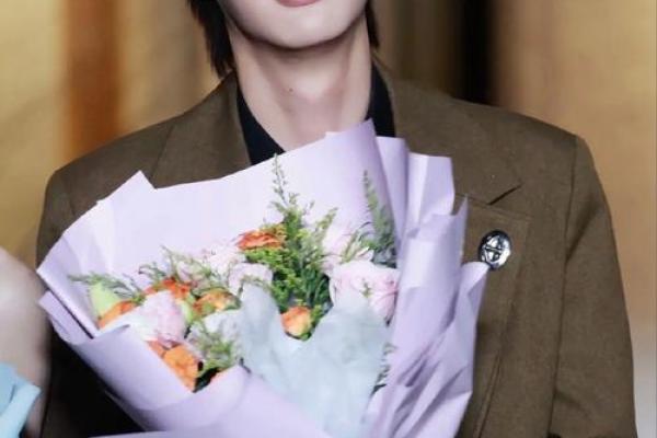 九七五年出生的男儿命 繁花似锦的人生旅程